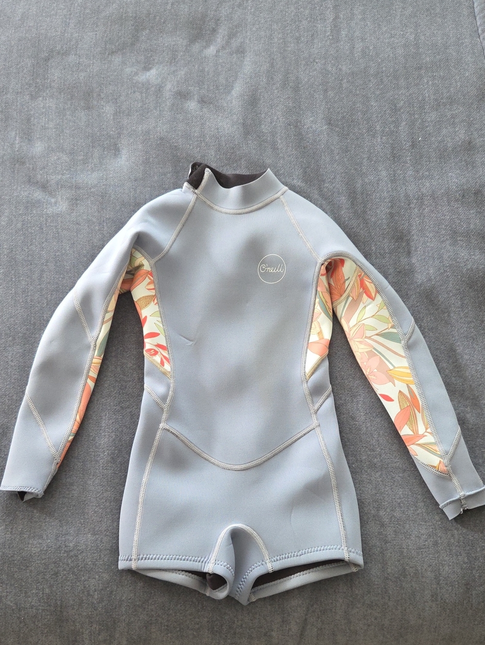 O'Neill Light Gray Shorty Rashguard with Peach Floral Panels - Kids Swim